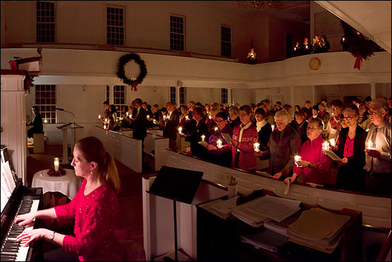 Christmas Eve at First Parish Church in Northborough, Massachusetts (Gary Phillips)