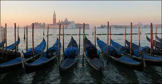 Dawn in Venice (© Sonja L. Cohen)